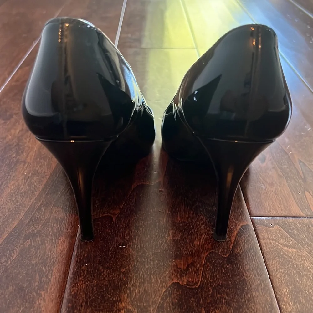Stuart Weitzman Black pumps - Picture 3 of 5